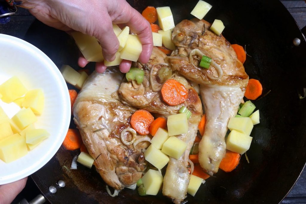 4_pollo campagnola_aggiungere patate © gooduria lab