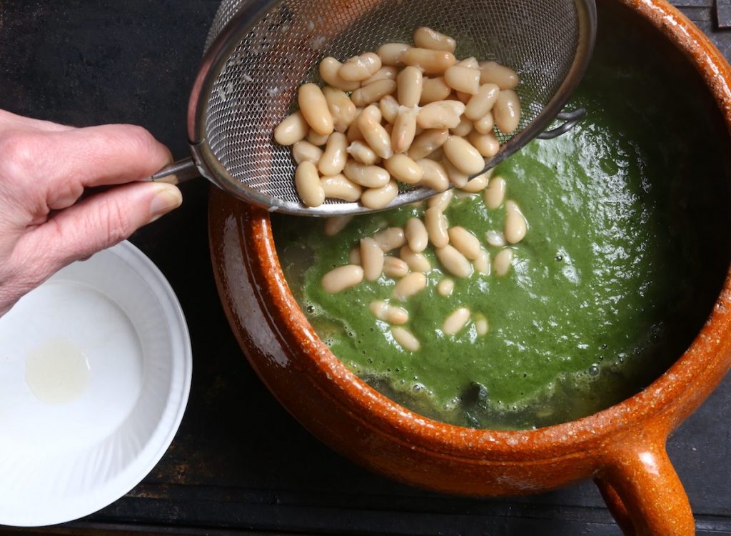 6_ribollita_unire fagioli interi © Gooduria lab