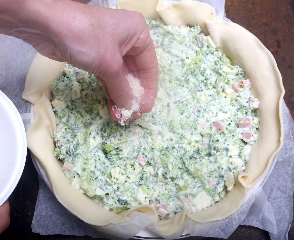 7_torta broccoli_cospargere Parmigiano © Gooduria lab