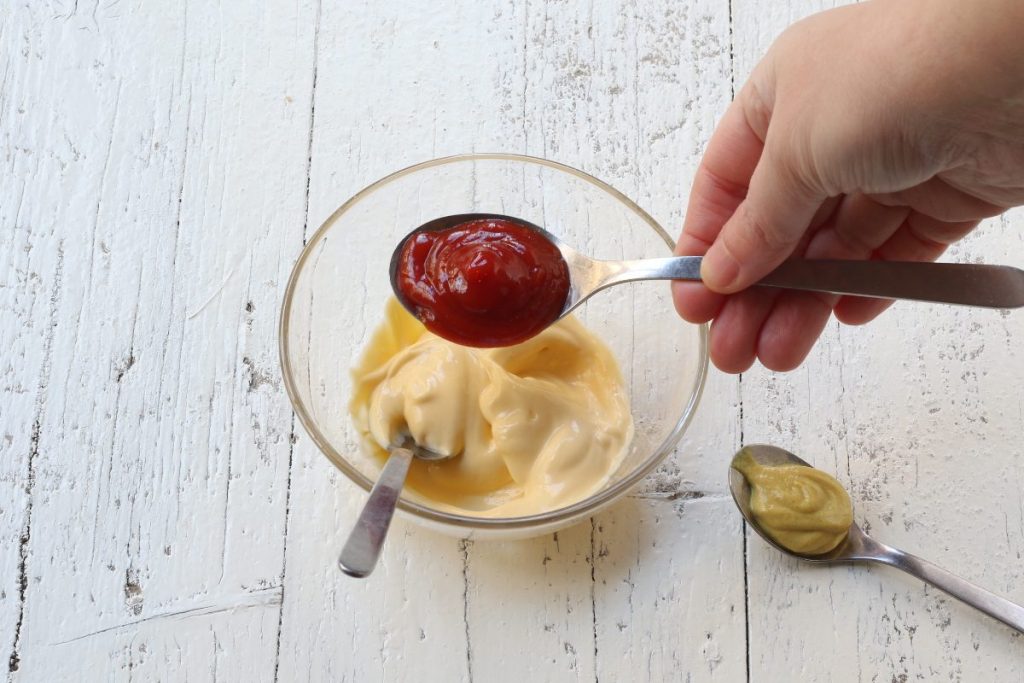 aggiungere il ketchup