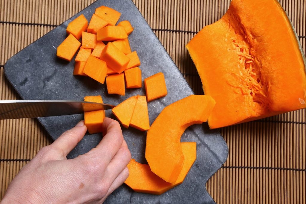 3_tagliate la zucca_zucca con glassa dolce©Gooduria lab