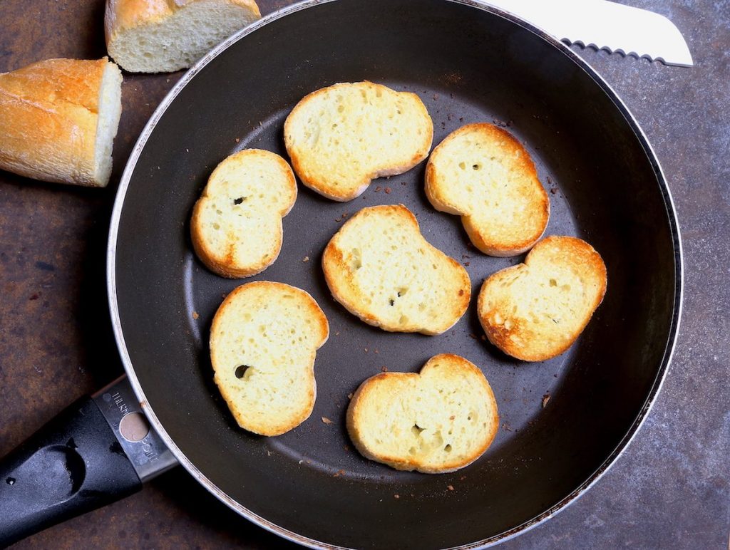 6_abbrustolire il pane_crostini di fegatini @gooduria lab
