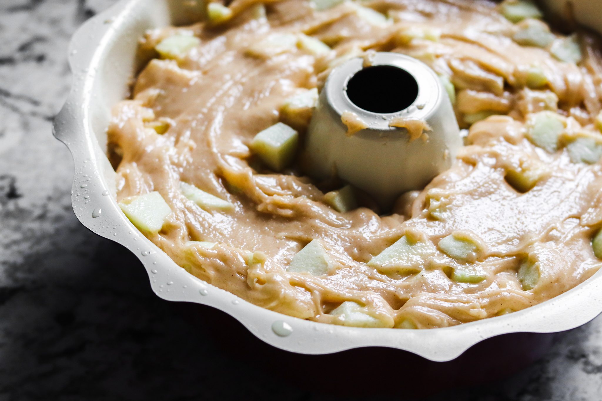 Ciambellone glassato alle mele