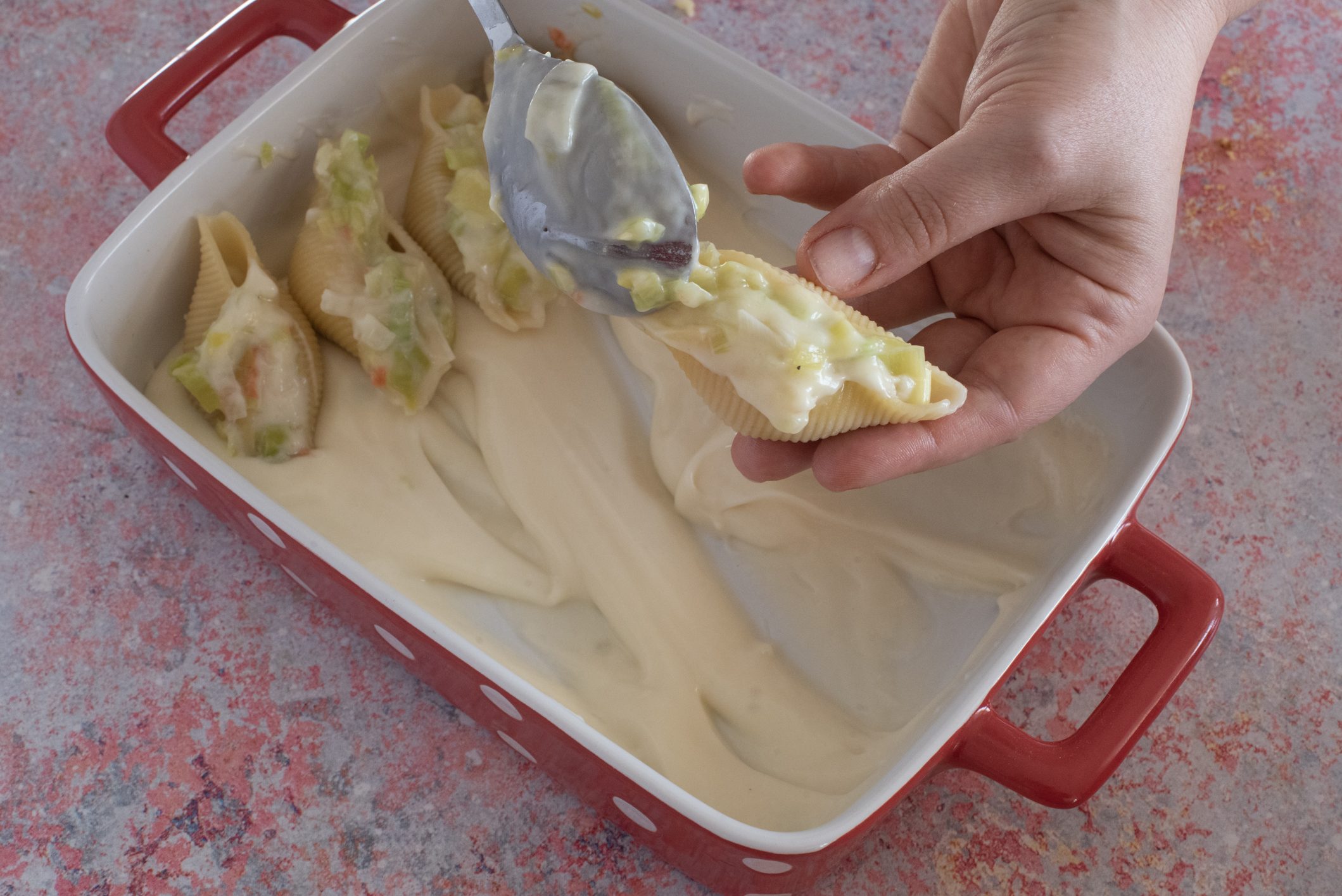 conchiglioni porri e salmone