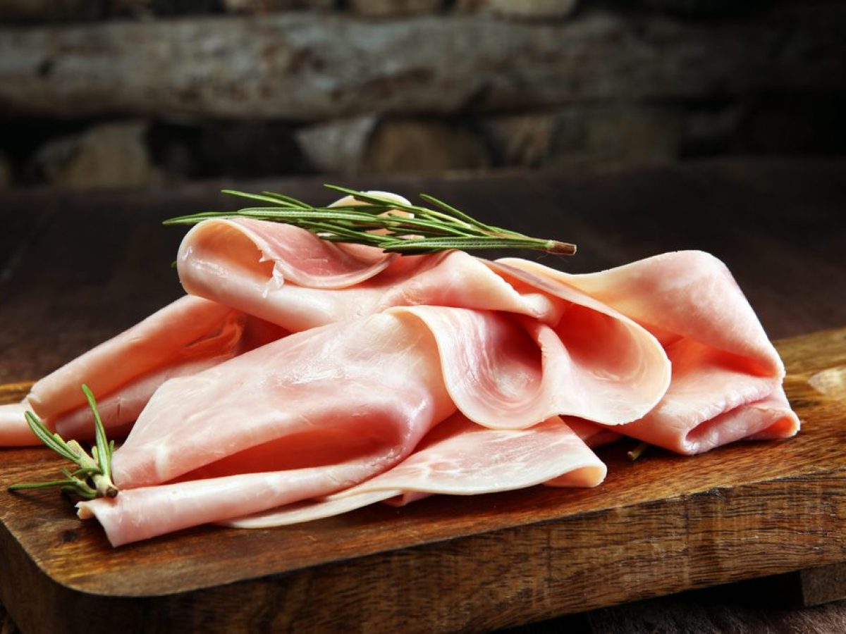 Tutto sul prosciutto cotto cos'è, la sua storia e come viene prodotto