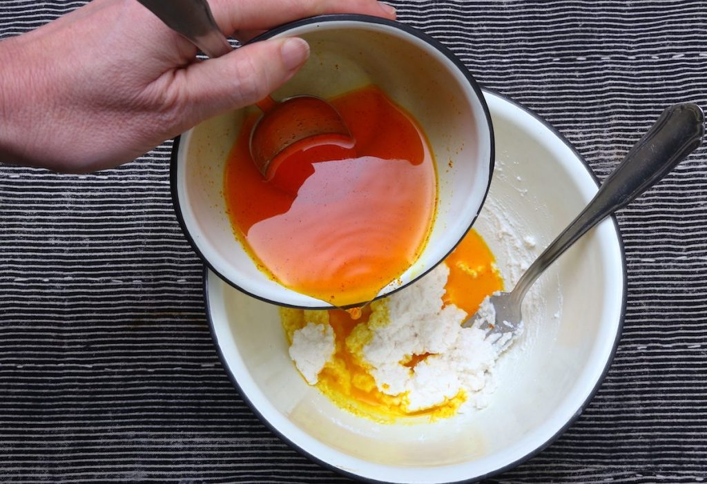 4_acqua e zafferano nella ricotta_pasta ricotta e zafferano©Gooduria lab