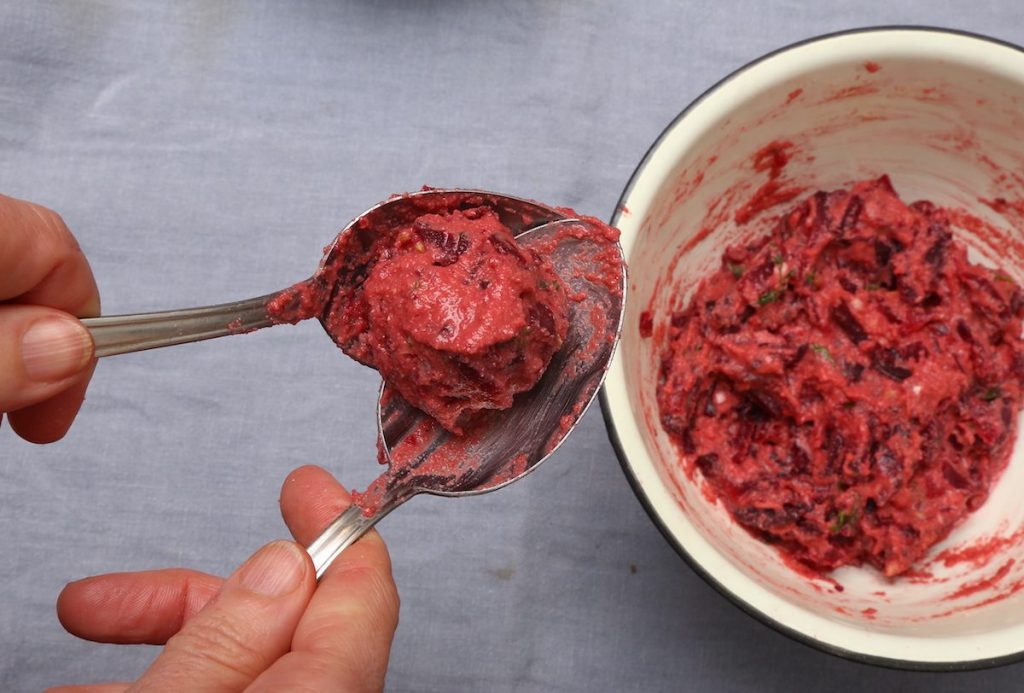 5_fare palline_frittelle di barbabietole©Gooduria lab