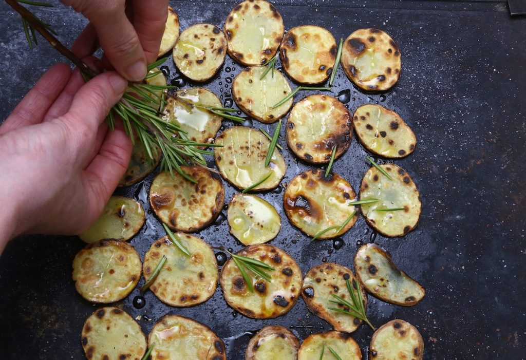 7_aggiungete rosmarino_patate alla piota©Gooduria lab