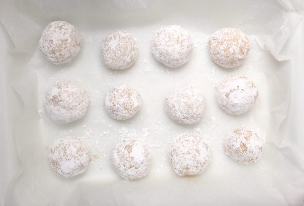 8_distribuite le palline_biscotti senza farina©Gooduria lab