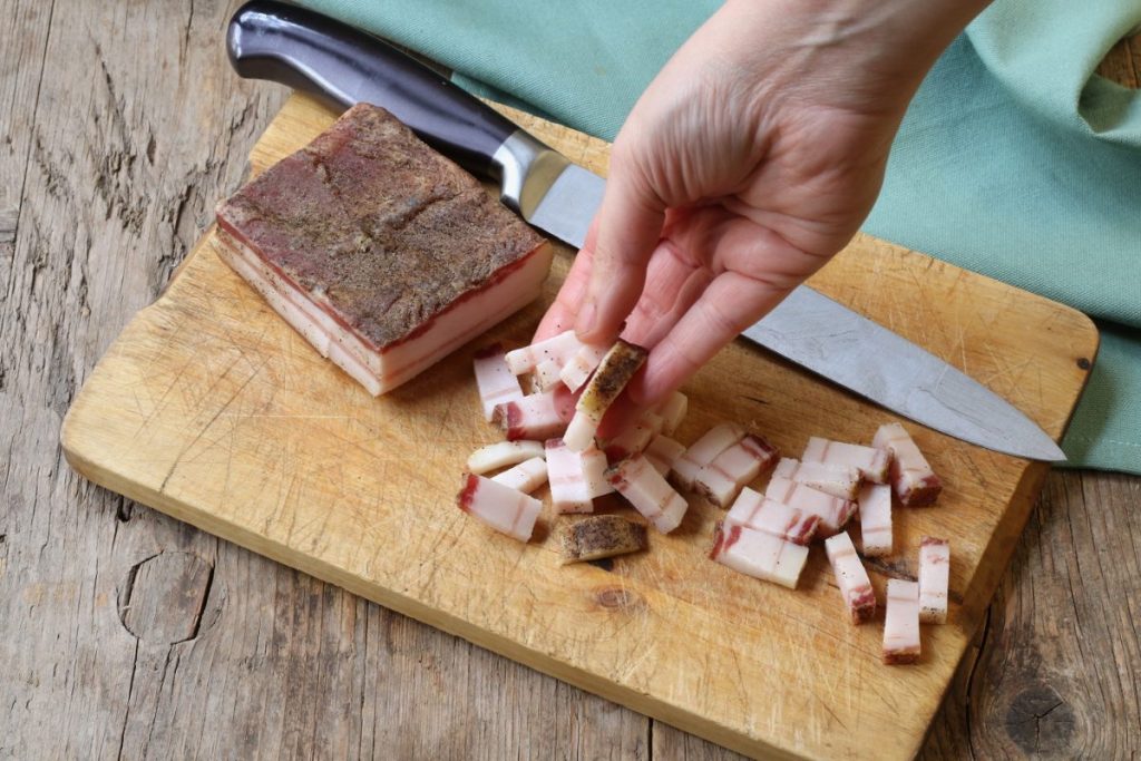 affettare il guanciale