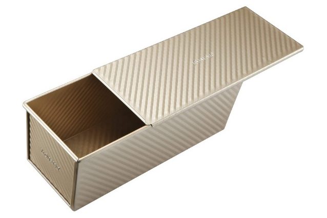 stampo pane con coperchio