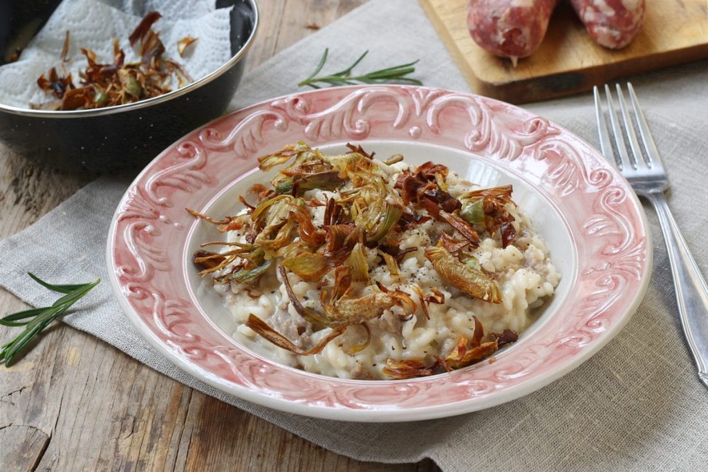 Risotto con salsiccia e carciofi
