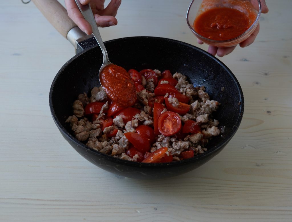 aggiungere passata di pomodoro