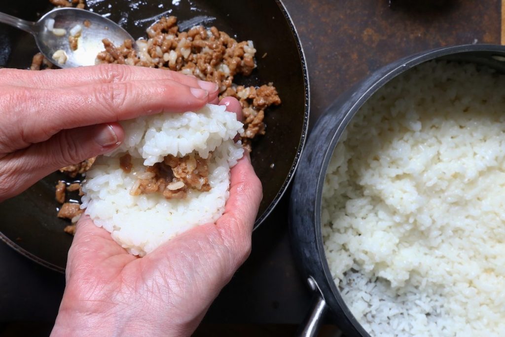 7_chiusura onigiri_onigiri©Gooduria lab