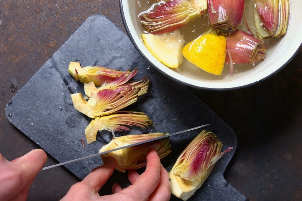 2_Affettare i carciofi_carciofi marinati©Gooduria lab