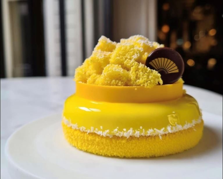 Bavarese alla vaniglia, pan di Spagna e ananas caramellato di Nicola Di Lena