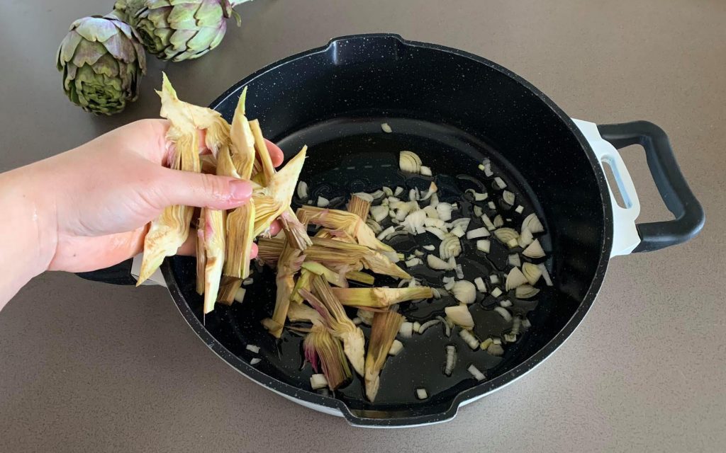 risotto-carciofi-gamberi_saltare_carciofi_1