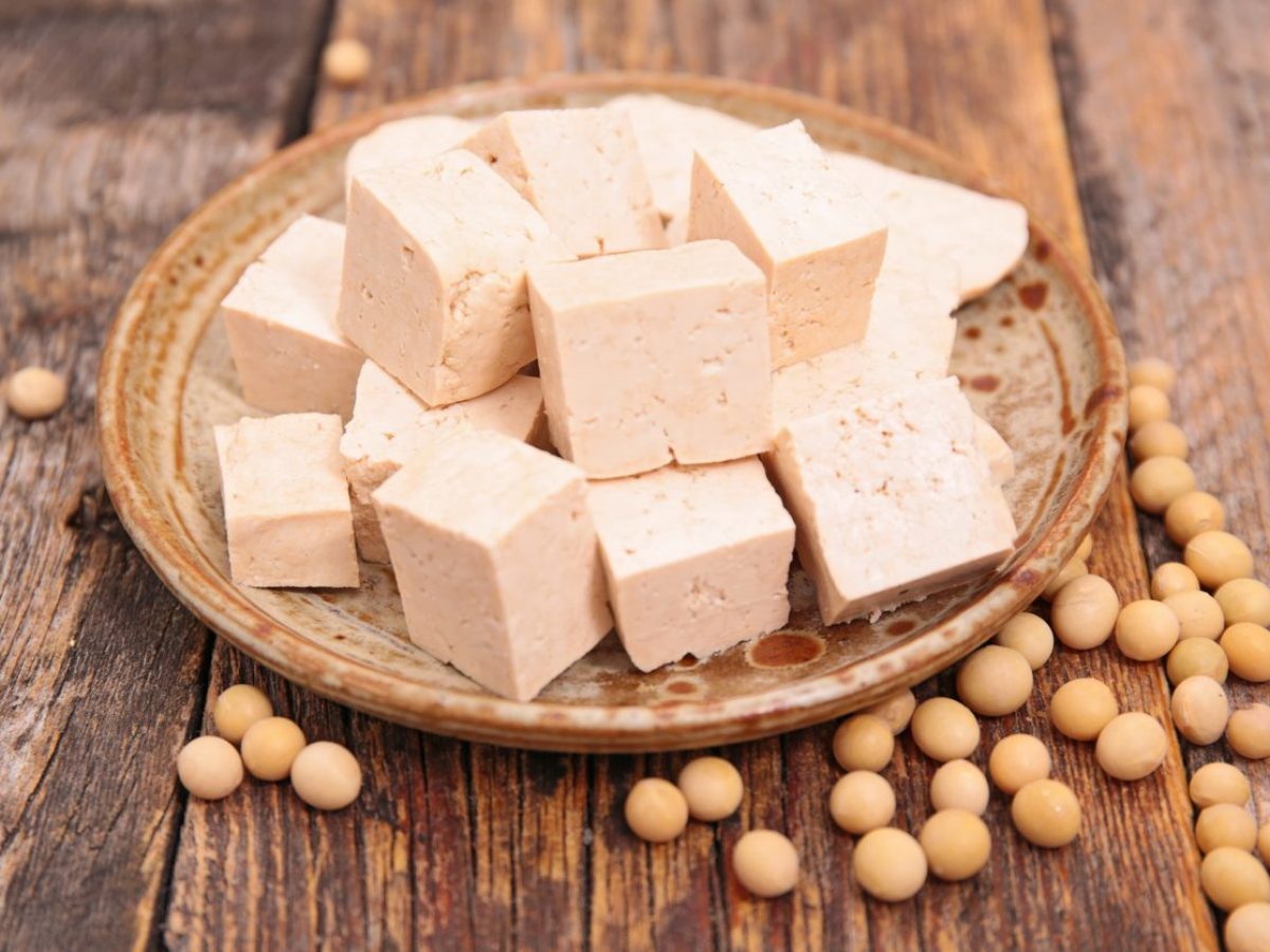 Tofu cos'è, quali sono le sue caratteristiche e come è possibile