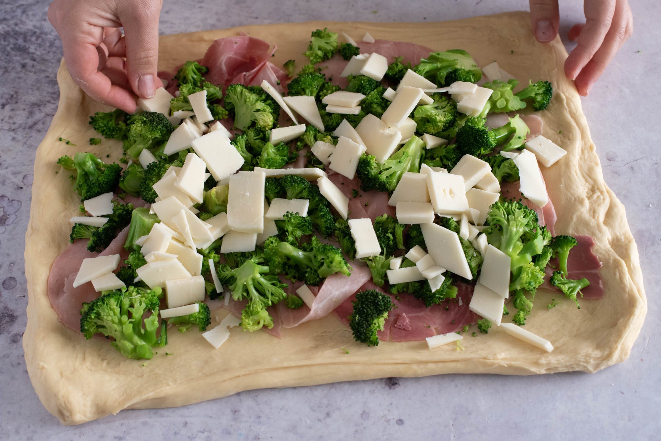 Girelle con broccoletti prosciutto e scamorza