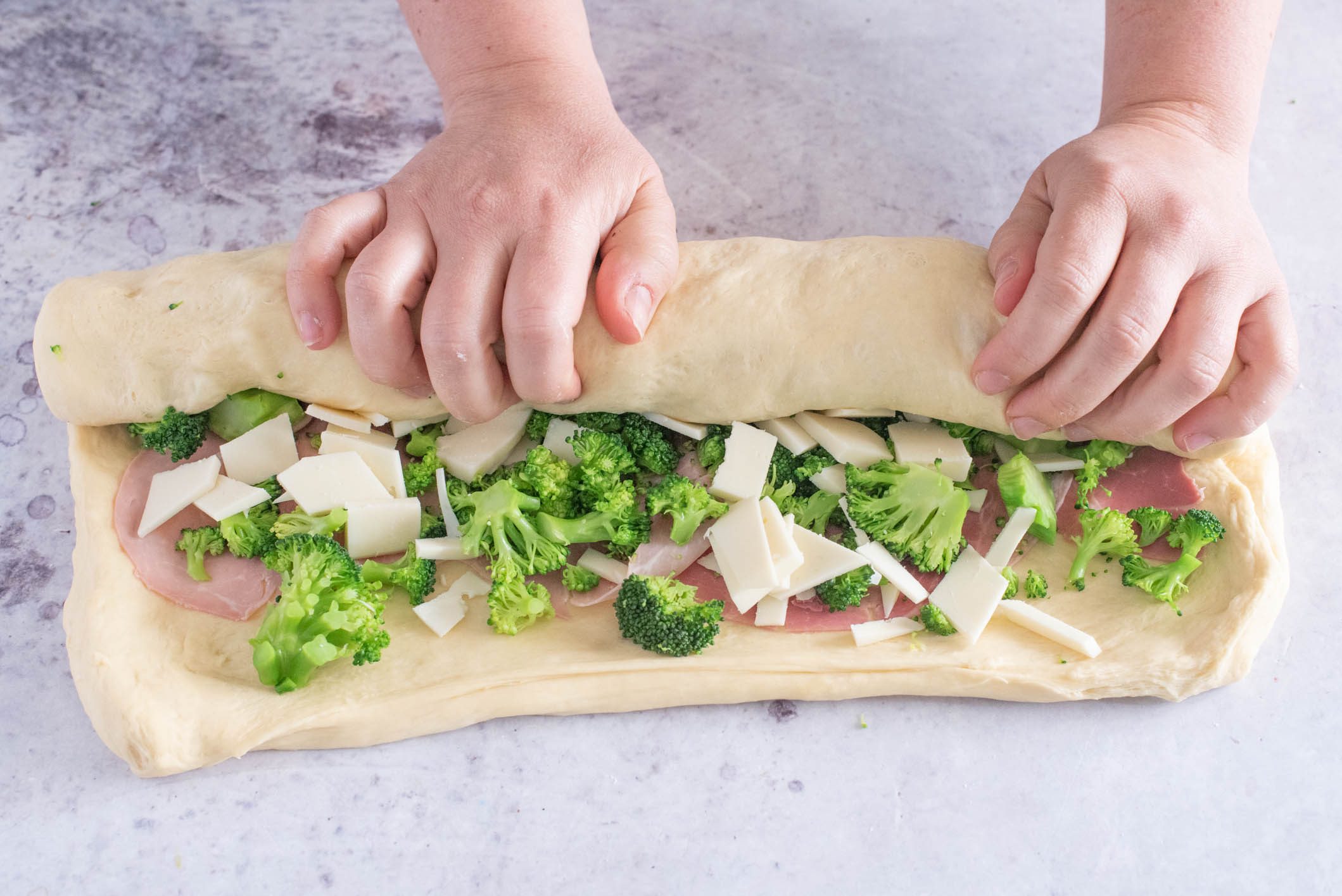 Girelle con broccoletti prosciutto e scamorza