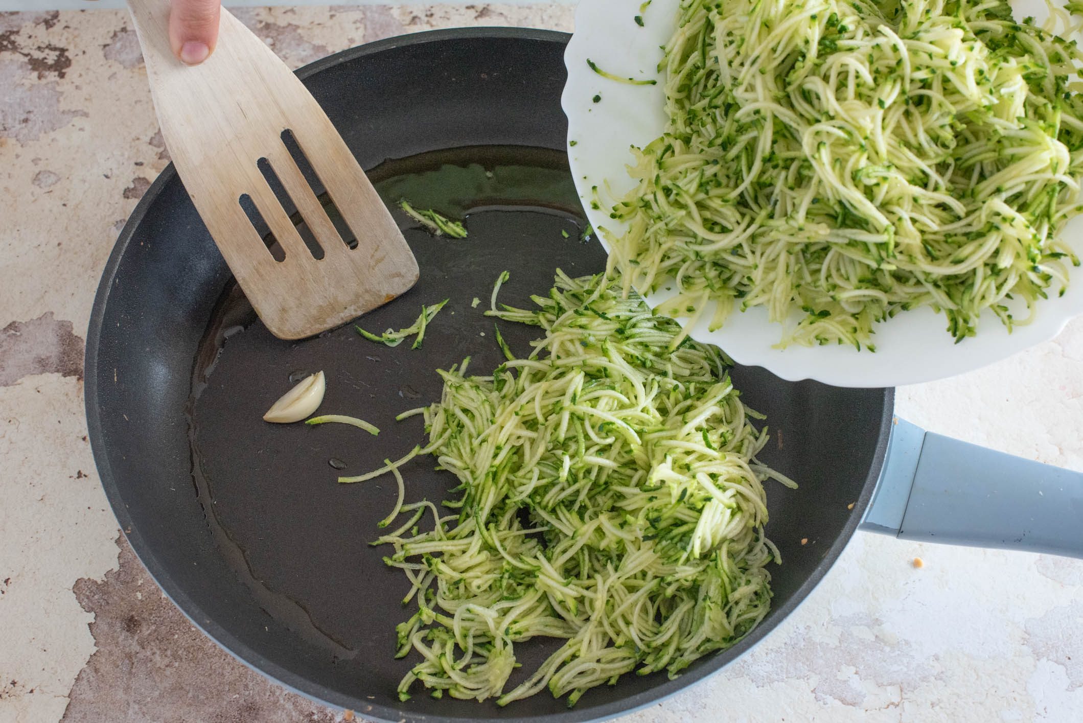 Rotolo di crespelle con zucchine
