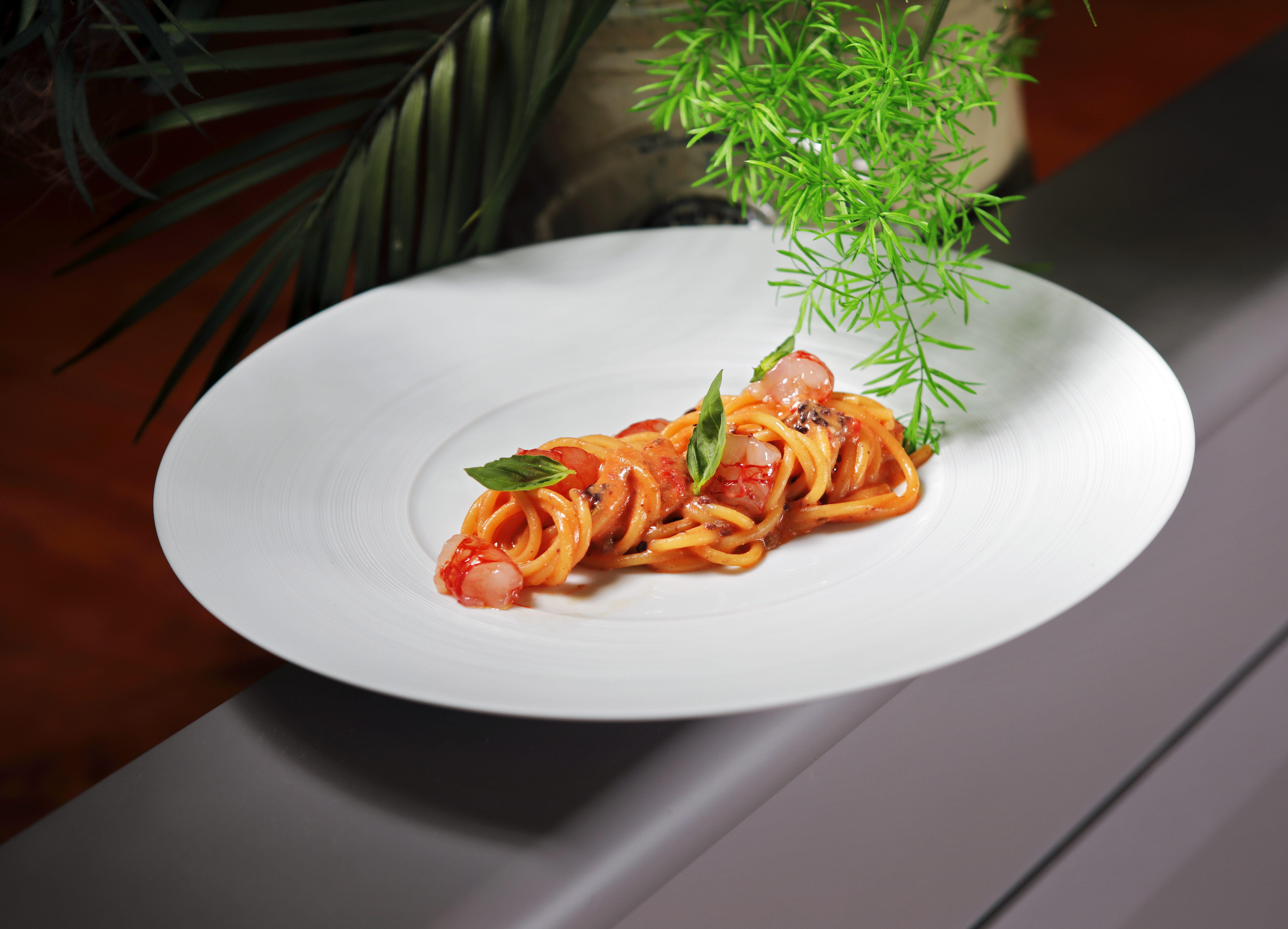 Spaghetto al pomodoro e gambero rosso