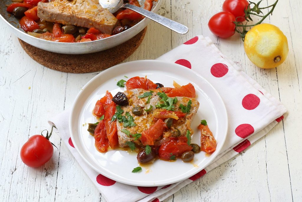 servire il tonno alla siciliana