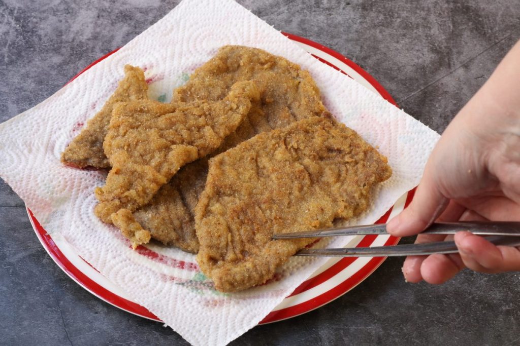 cuocere le Wiener-Schnitzel