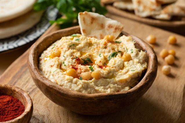 Tahina: cos'è, benefici, come usarla in cucina