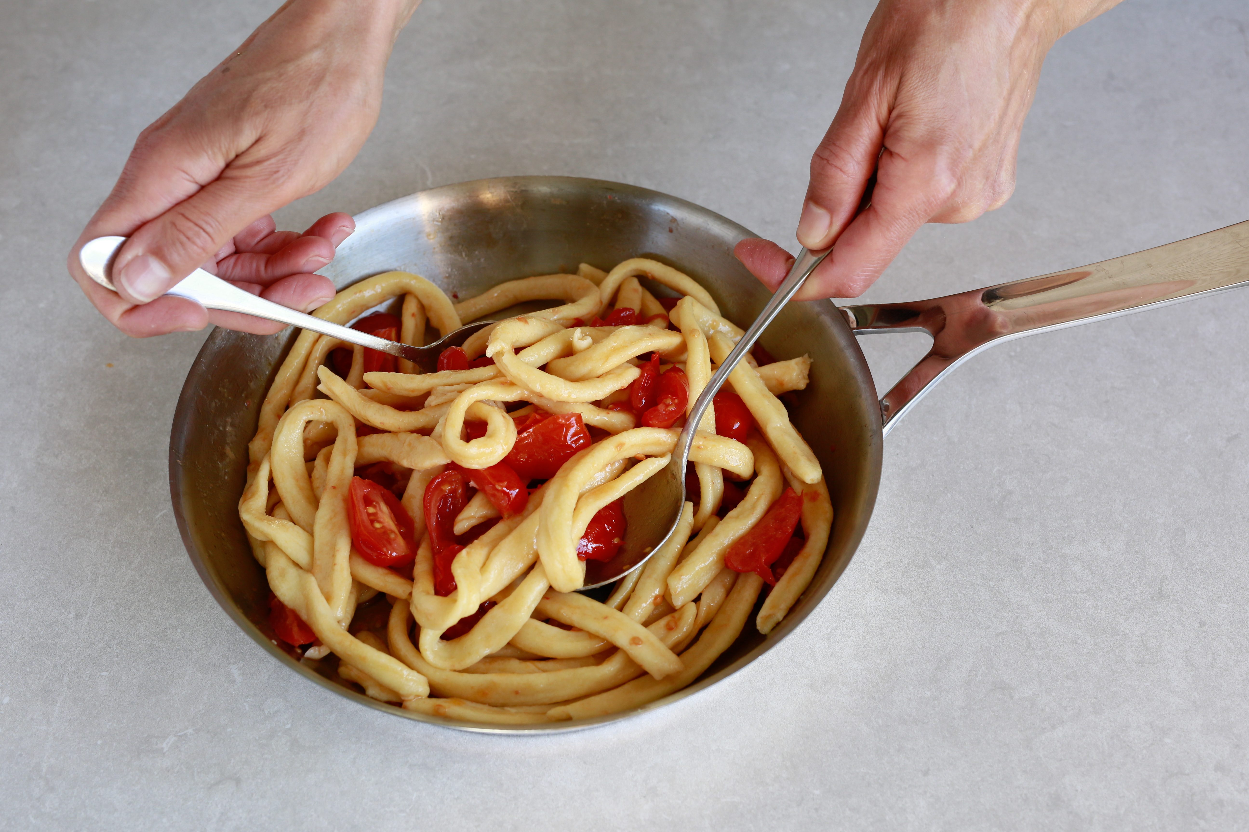 Fusilli cilentani con pomodorini e cacioricotta