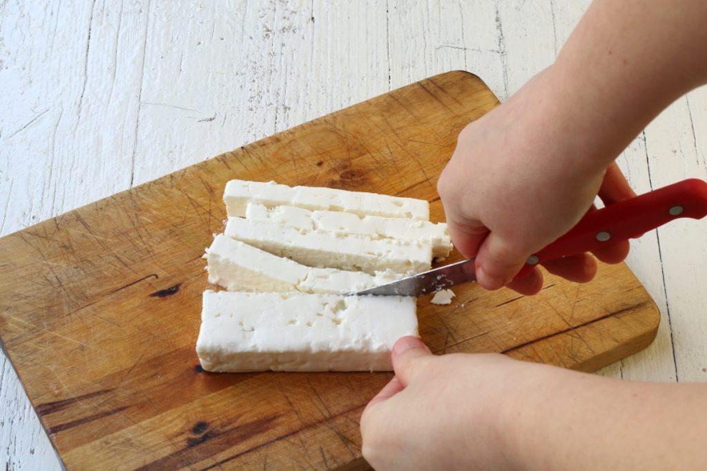 Tagliare la feta