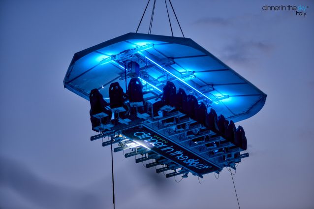 Dinner in the Sky torna in Italia: Franco Pepe protagonista a Napoli