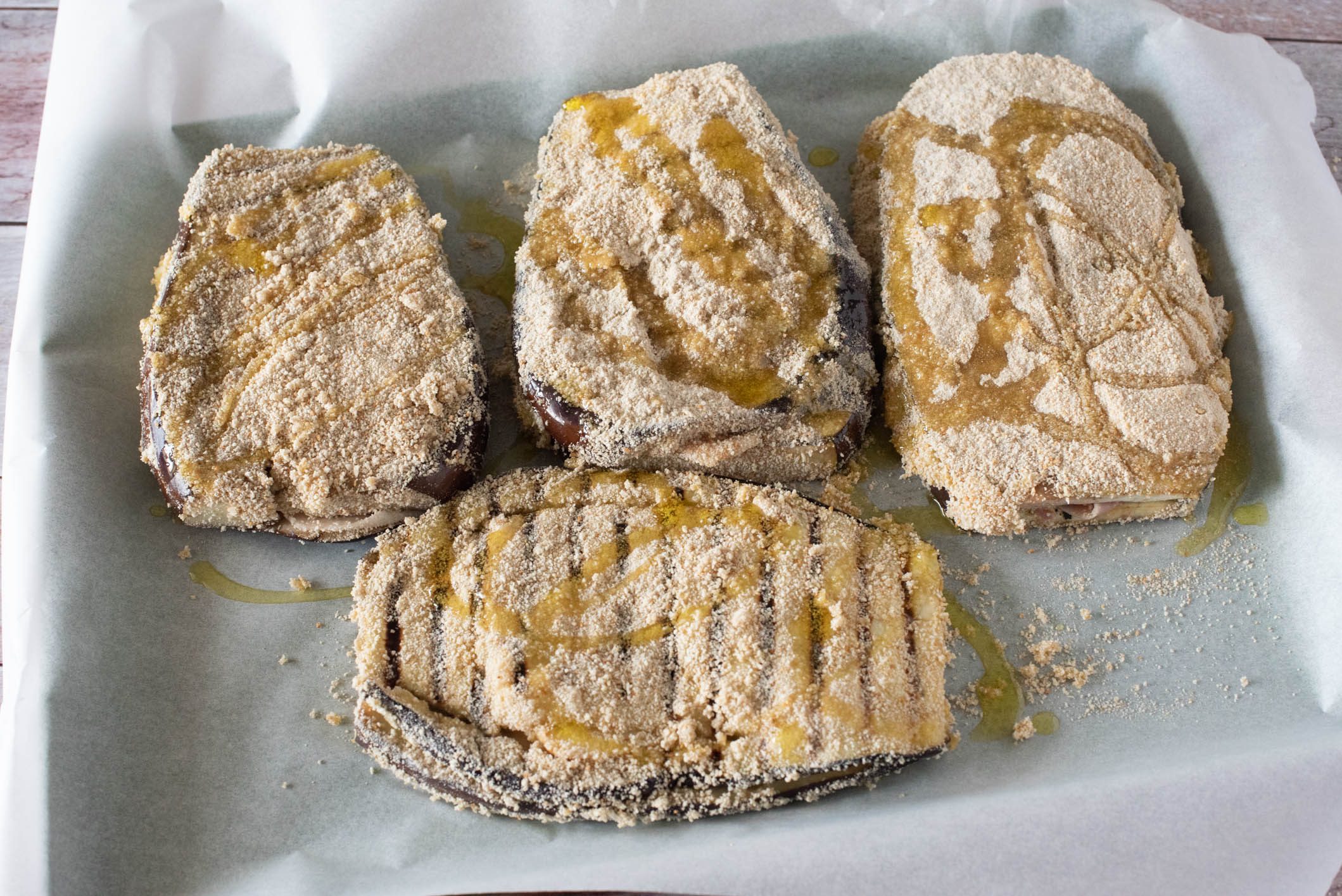 Cotolette di melanzane ripiene al forno