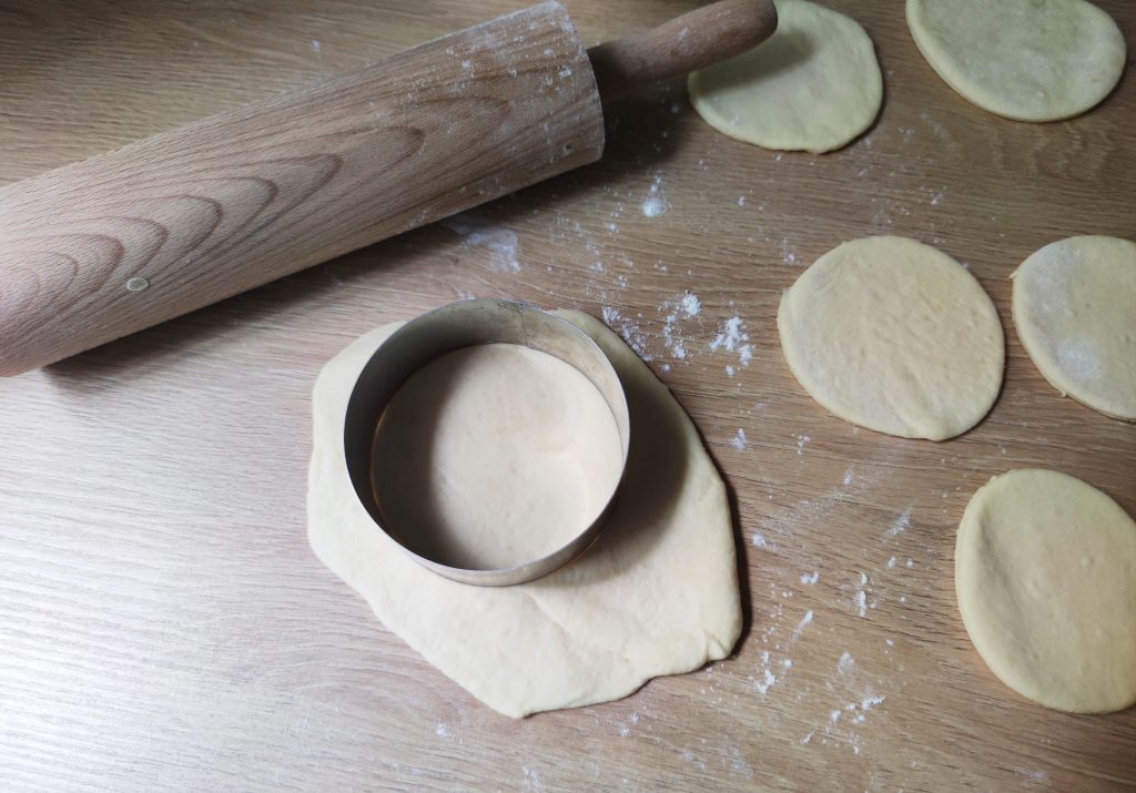 Panzerotti_pomodoro_e_mozzarella_8