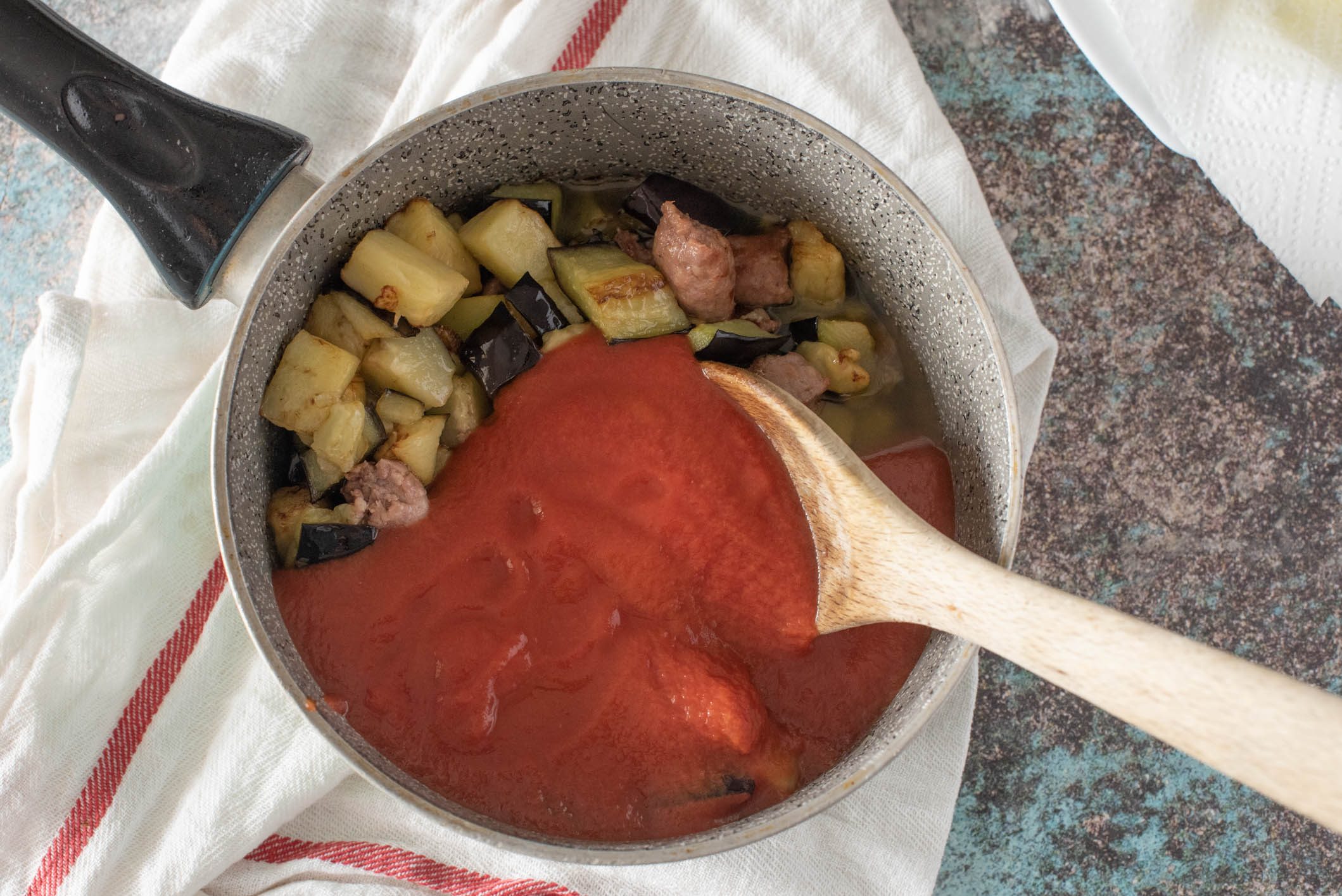 Pasta salsiccia e melanzane