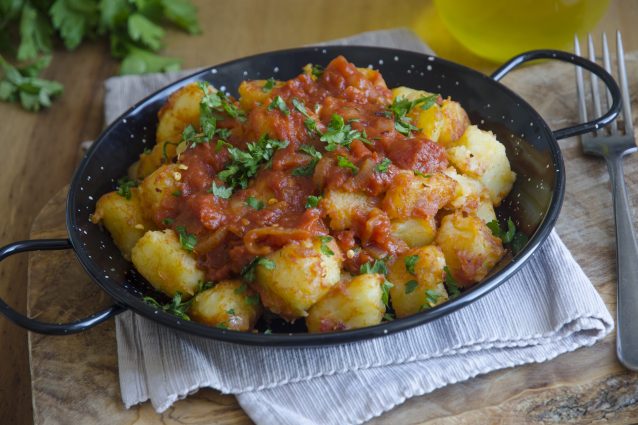 euro 2020 piatti tipici Siviglia patatas bravas