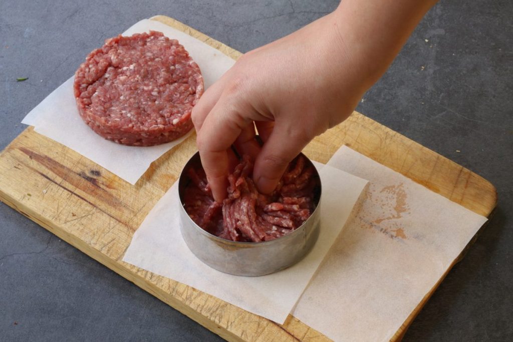Formare gli hamburger