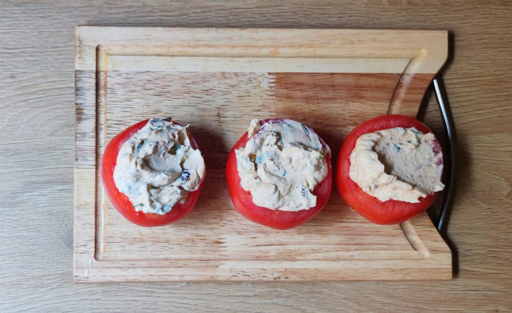 Pomodori_ripieni_di_caprino_ed_erbe_aromatiche_5