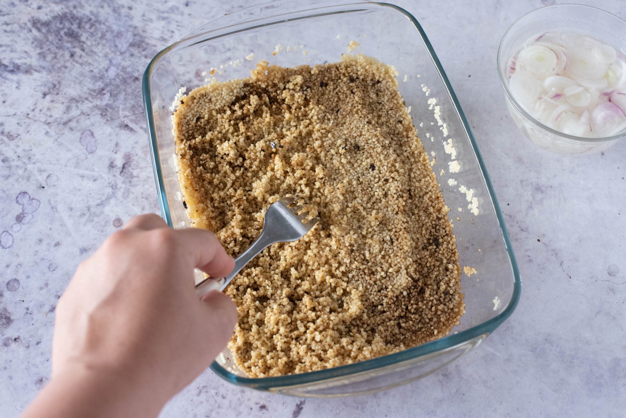 cous cous con lenticchie melanzane e cipolle