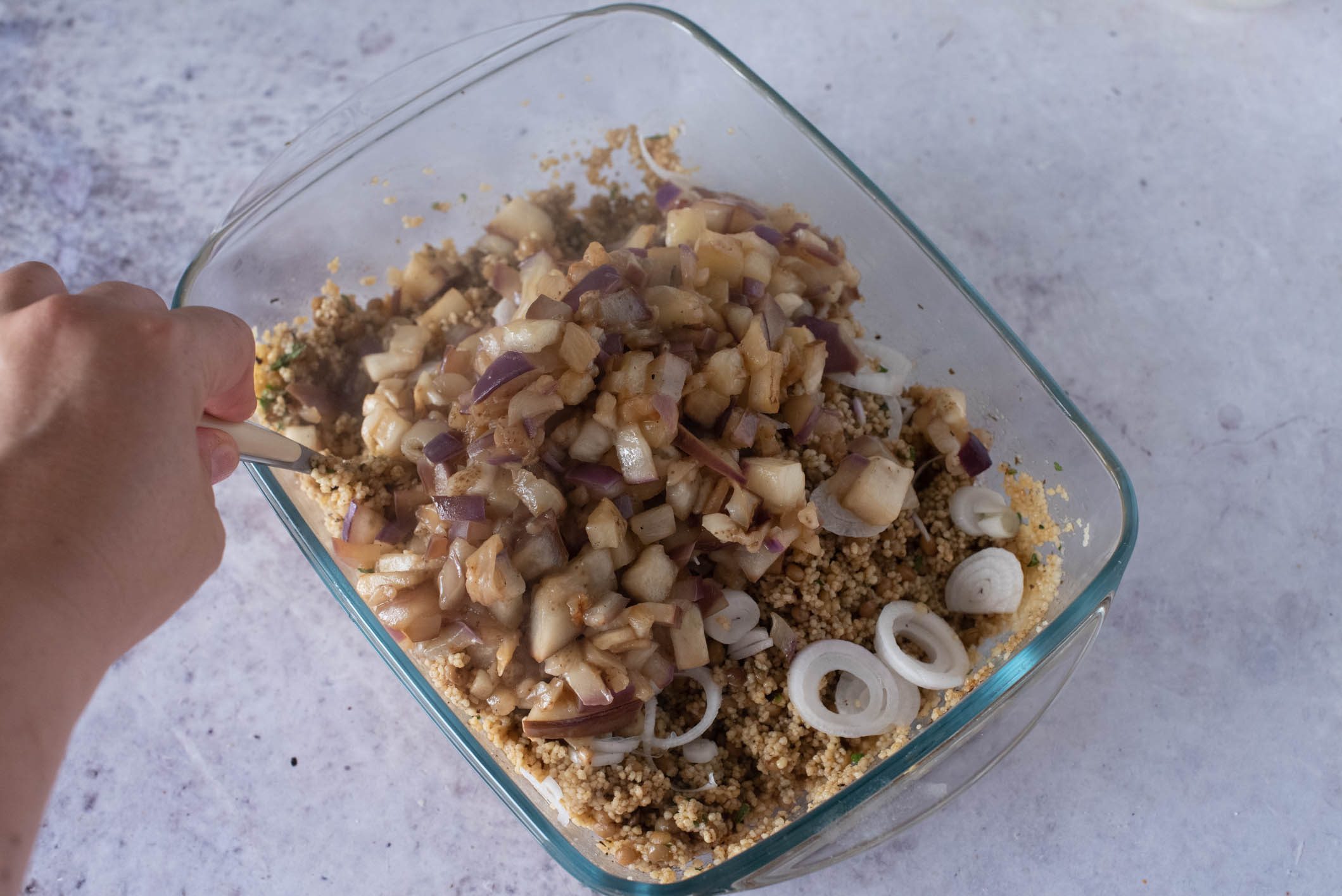 cous cous con lenticchie melanzane e cipolle