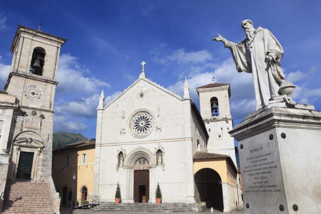 Norcia centro storico piazza san benedetto