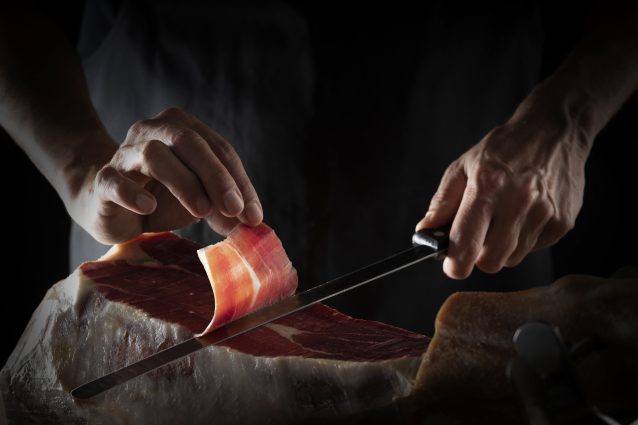 prosciutto di Norcia prodotto tipico norcineria norcino taglio