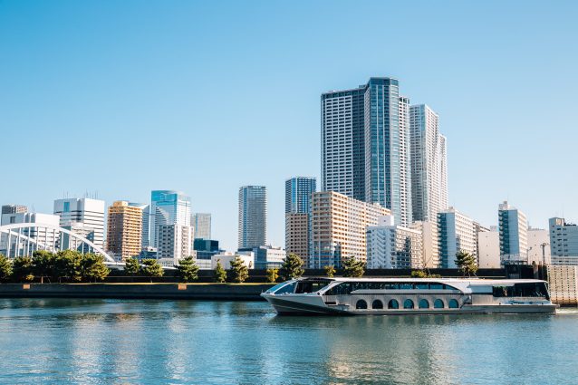 bar più strani del mondo floating boat Tokyo