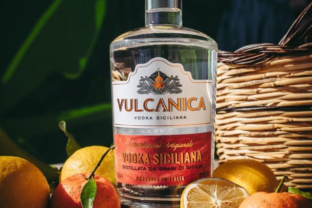 vodka siciliana vulcanica bottiglia