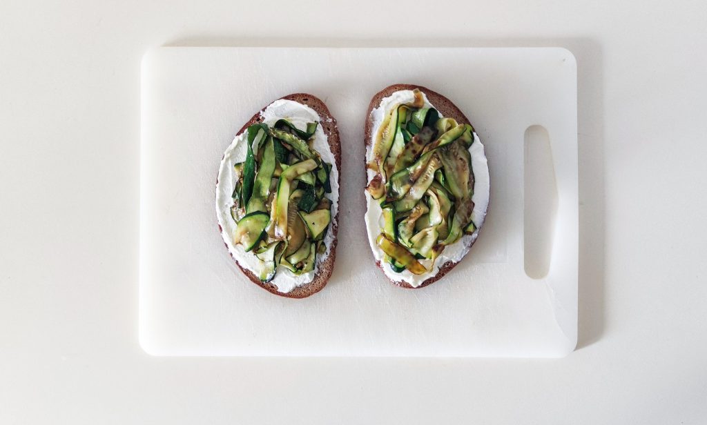 Crostoni_con_robiola_e_zucchine_5