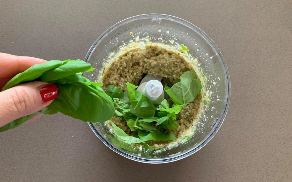 aggiungere basilico