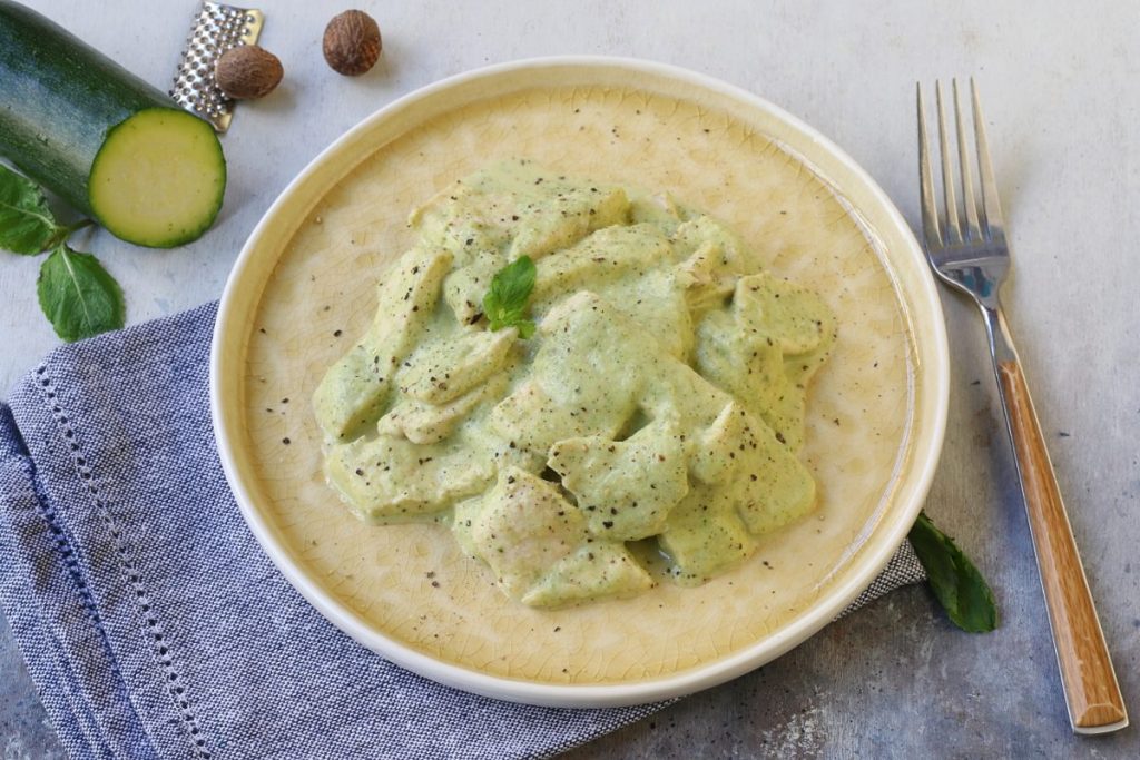 Pollo in crema di zucchine