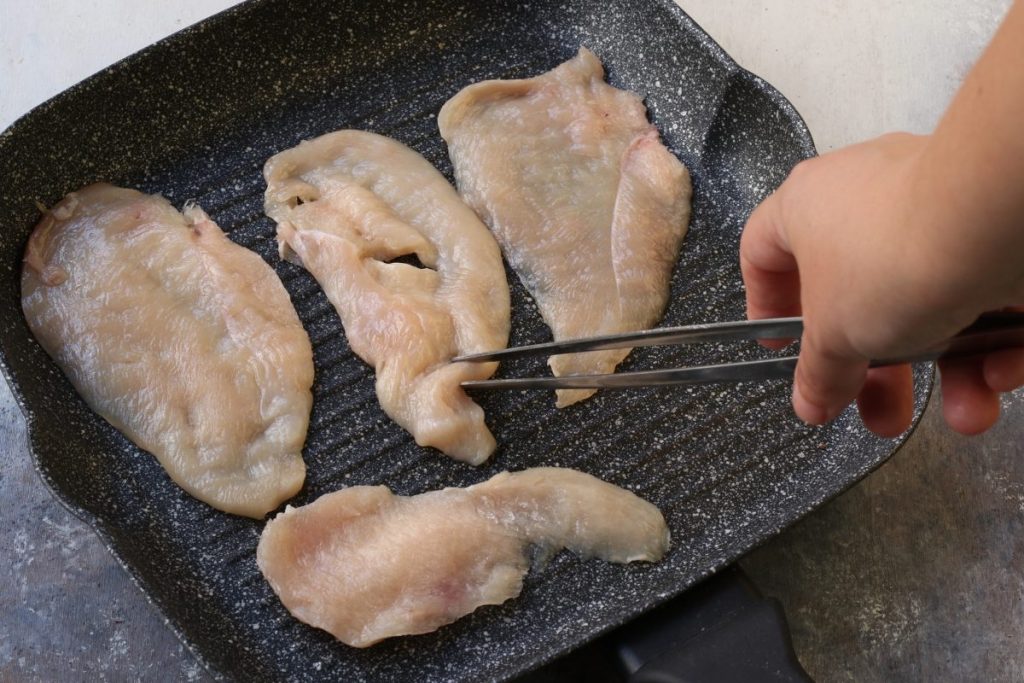 grigliare il pollo