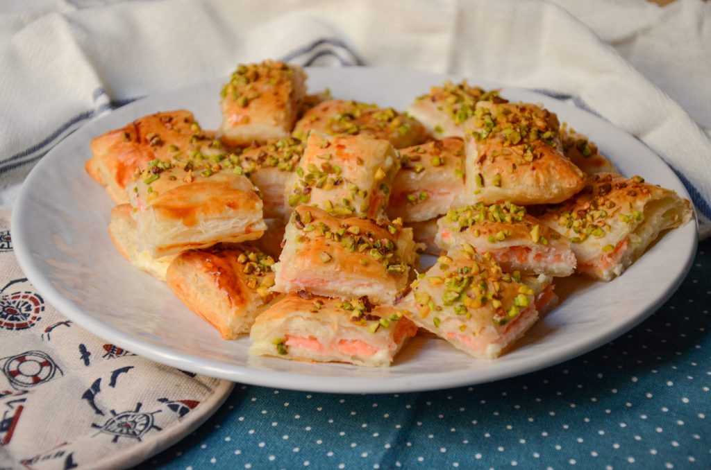 Snack_di_pasta_sfoglia_al_salmone_1