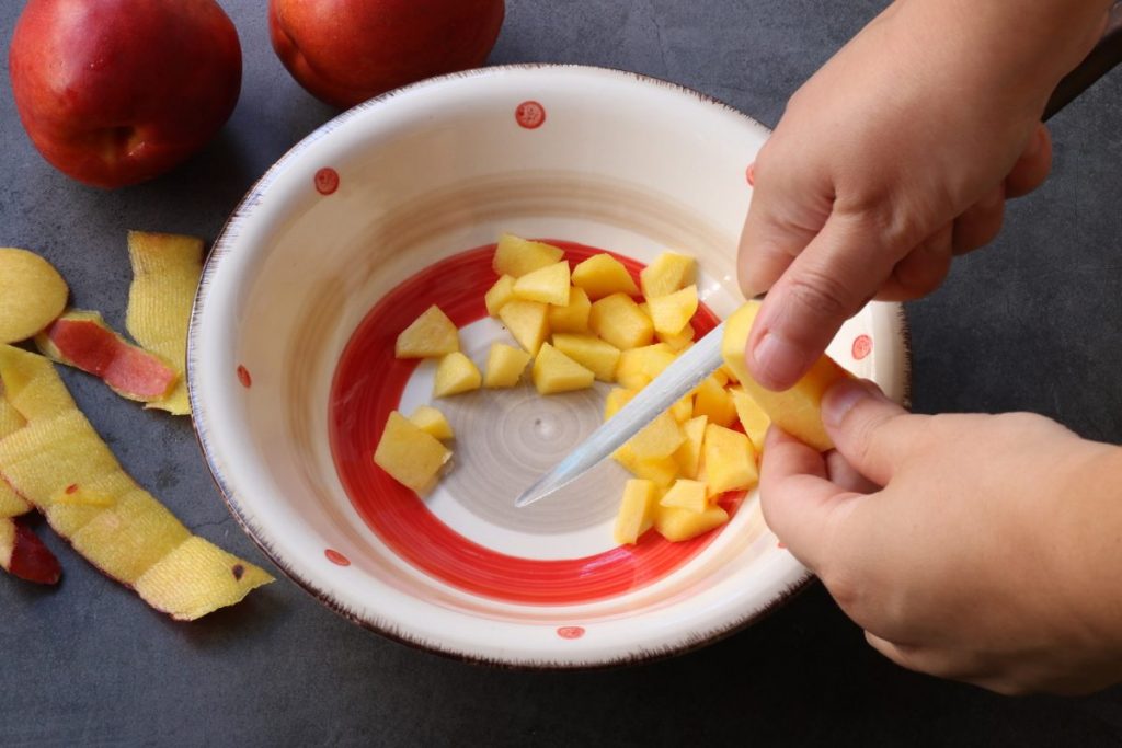 tagliare la frutta